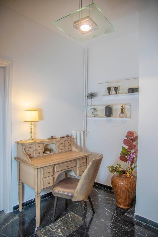 Konstantinos Stylish Brand New Apt In The Heart Of Athènes Extérieur photo