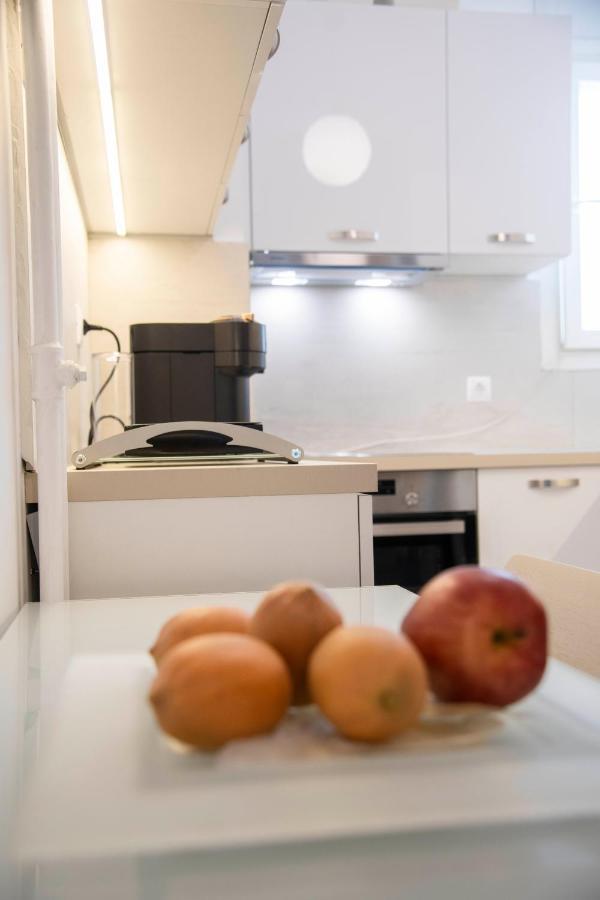 Konstantinos Stylish Brand New Apt In The Heart Of Athènes Extérieur photo