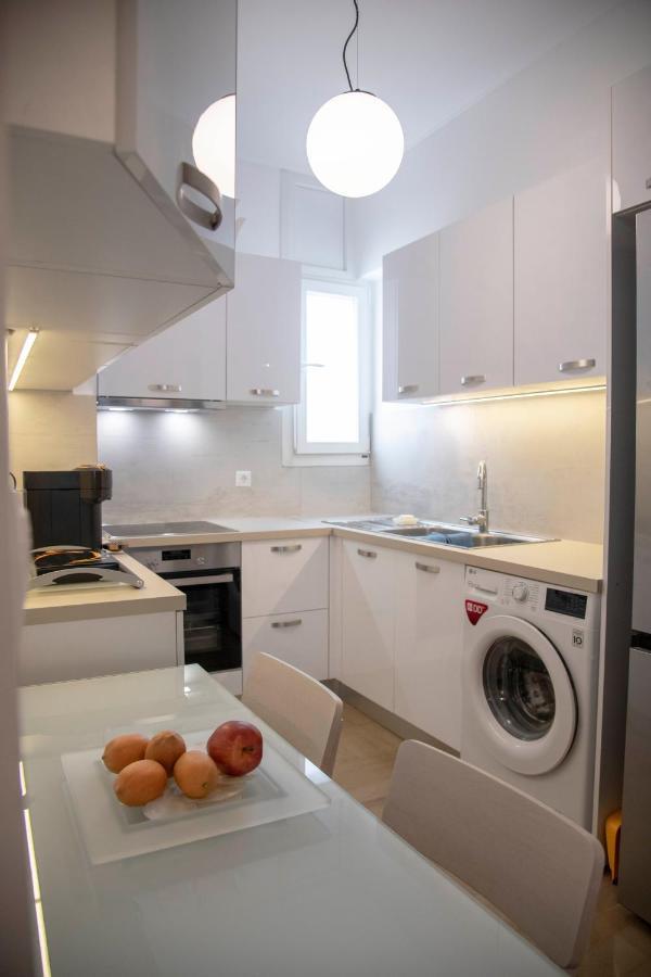 Konstantinos Stylish Brand New Apt In The Heart Of Athènes Extérieur photo