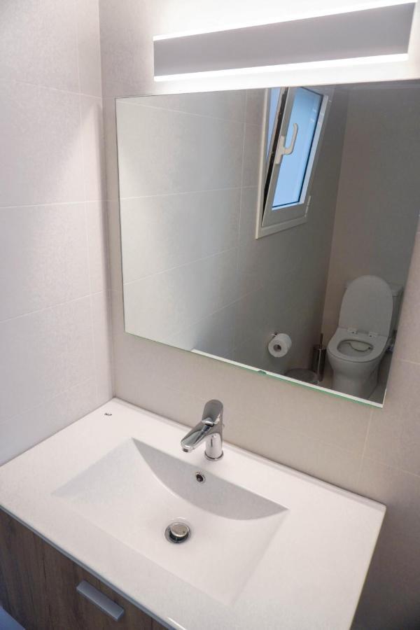 Konstantinos Stylish Brand New Apt In The Heart Of Athènes Extérieur photo